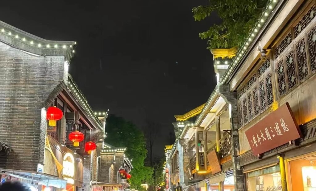 Jinli Street is still brightly lit even at night