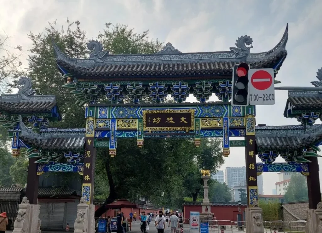Wenshu Monastery is a famous Buddhist temple in Chengdu, and many people visit it