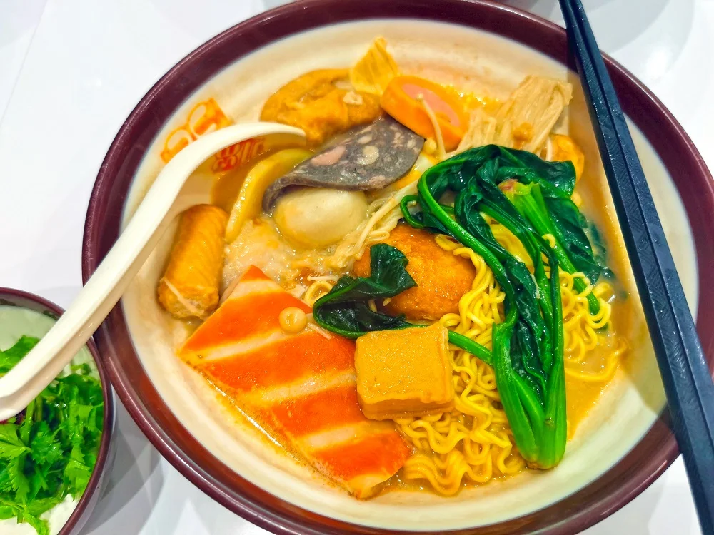 Delicious malatang with hot pot balls and vegetables