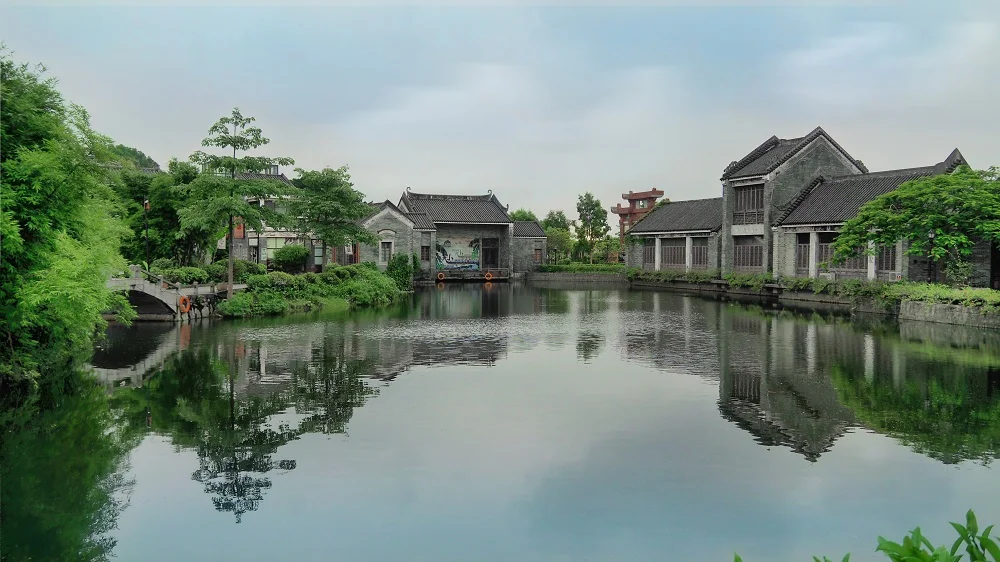 Lingnan Impression Park with Chinese-style architecture