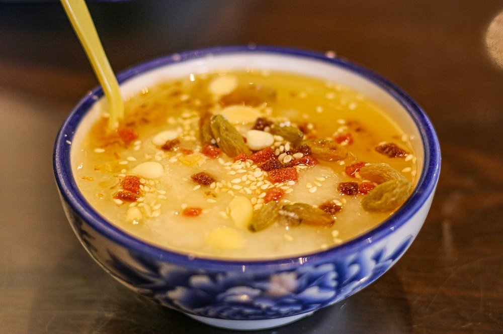 Miancha is a unique and traditional snack popular in the Beijing-Tianjin region