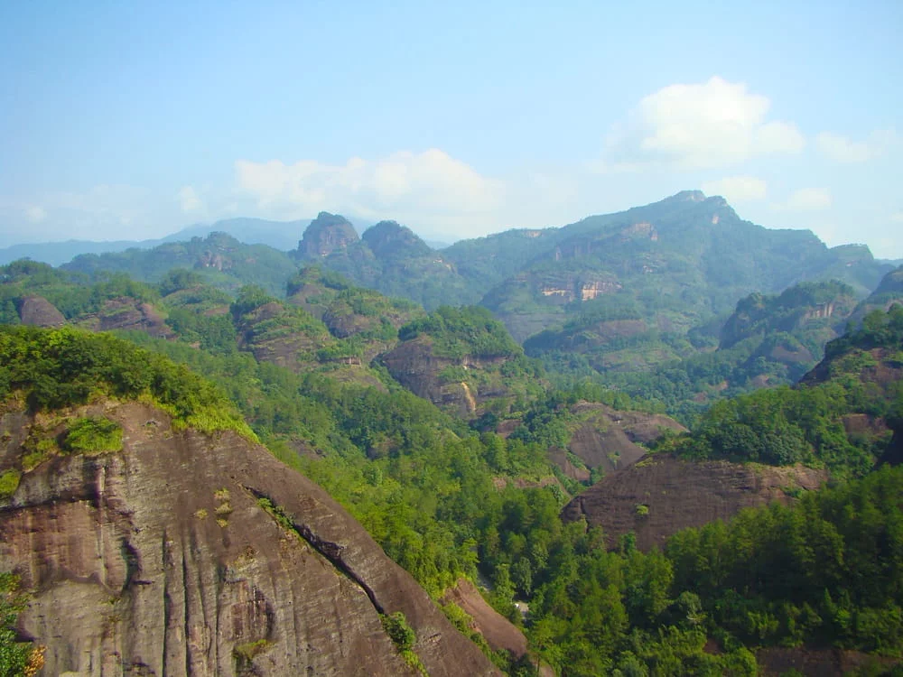 Beautiful scenery on the top of Wuyi Mountain-min